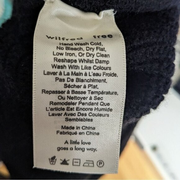 Aritzia Wilfred Free | Naomi merino wool cropped turtleneck sweater in Black - Picture 7 of 10